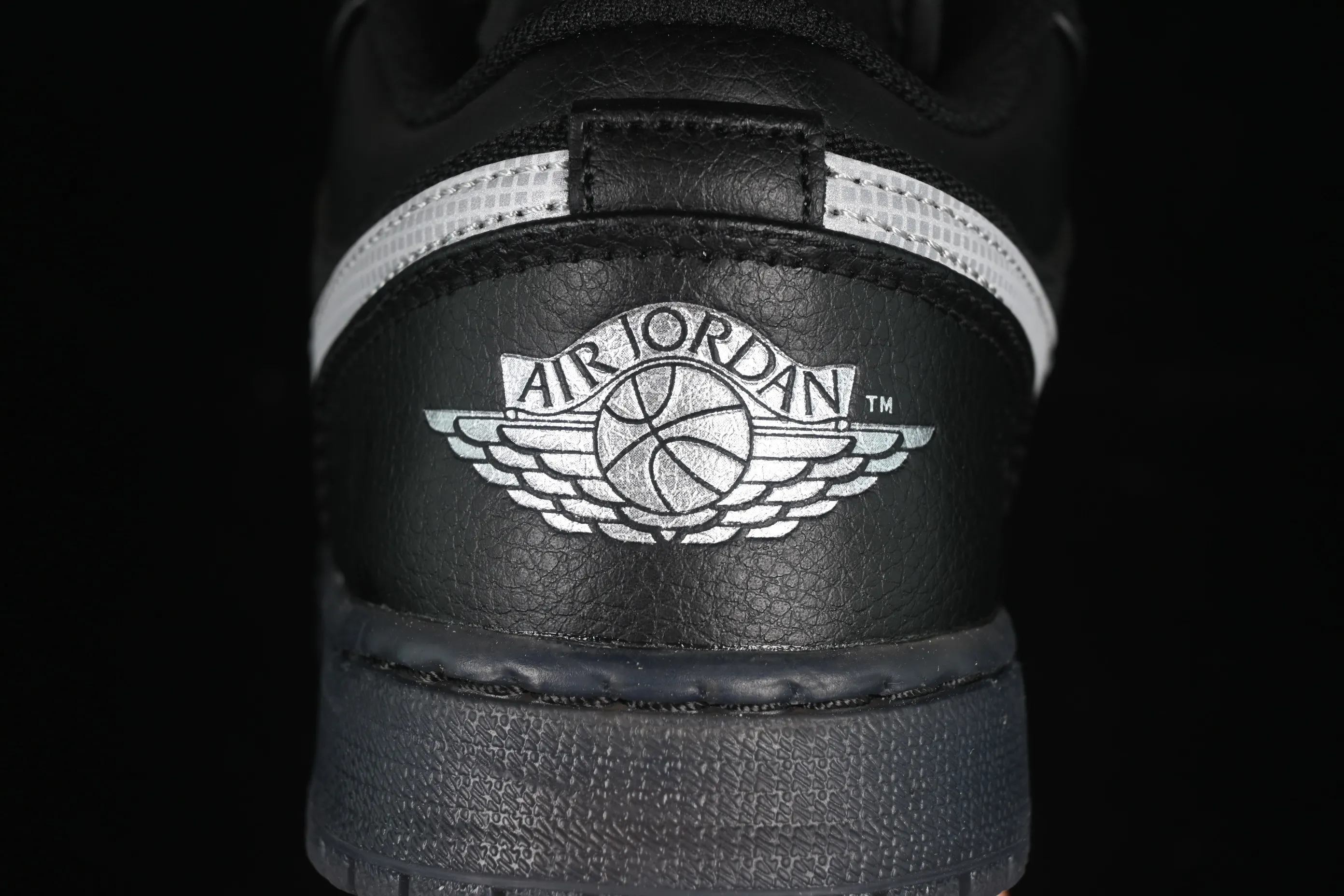 All categories Air Jordan Jordan series basketball shoes Air Jordan 1 Low G version pure original Air Jordan 1 Low AJ1 Joe 1 black and white canvas leather low-top cultural basketball shoes HV5968-001